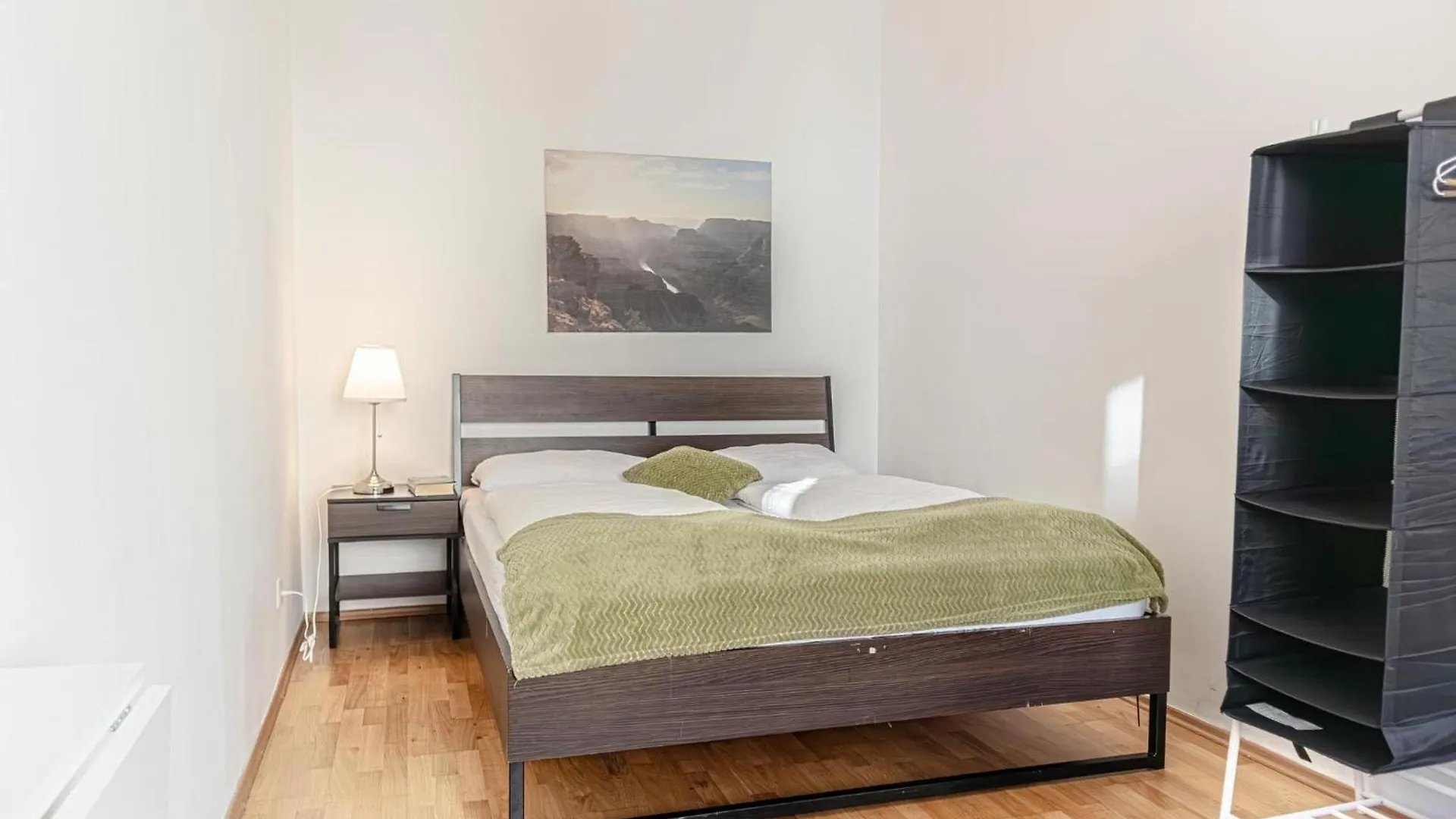 Central Elegance 2 Bedroom Apt At Vienna'S Vibrant Center 0*, Vienna Austria